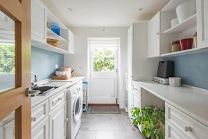 St Marys House by Keepers Cottages