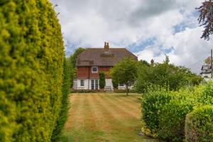 St Marys House by Keepers Cottages