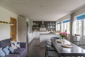 St Marys House by Keepers Cottages