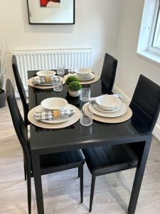 Spacious Bungalow in St Helens, 1-Min Drive to Carr Mill Bridge