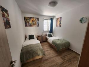 Apartment Golden Oak