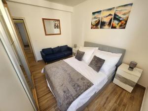 Apartment Golden Oak