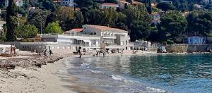 Unique résidence front de mer studio climatisé, jardin et classé