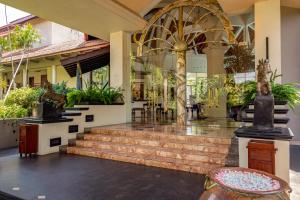 Royal Palms Beach Hotel
