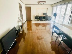 花乃郷 川口3F 駅徒歩5分 上野 秋葉原 東京直通 池袋 新宿20分圏内 WiFi付き 最大7名 温泉施設近く