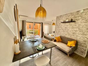 À 200m de Monaco, Studio moderne, Terrasse & Clim