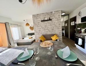 À 200m de Monaco, Studio moderne, Terrasse & Clim