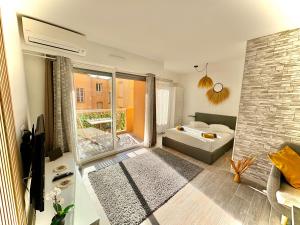 À 200m de Monaco, Studio moderne, Terrasse & Clim