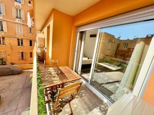 À 200m de Monaco, Studio moderne, Terrasse & Clim