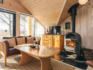 6 person holiday home in Roslev