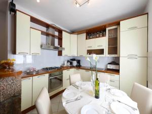 Villa in Poličnik with Pool near Zadar