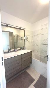 Jardin Marenda - 2 Bedroom Flat with Idyllic Garden in Antibes Old Town - Stay In Antibes