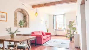 Ponte Pietra Roman Theatre free parking