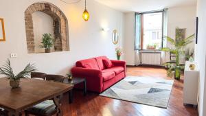 Ponte Pietra Roman Theatre free parking