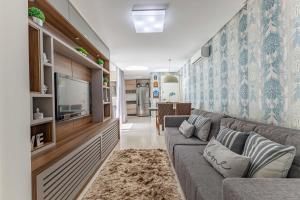 Excelente apartamento em condomínio pé na Areia.