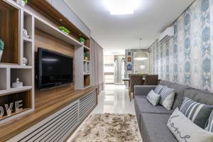 Excelente apartamento em condomínio pé na Areia.