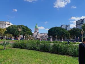BUENOS AIRES ENTRE CUPULAS silencioso centrico