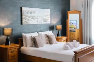 Top Location - 2BR Seafront & Steps from Ferry by ArcoStays