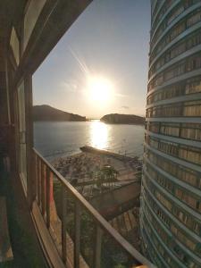 Lindo apartamento com vistas na praia do Gonzaguinha