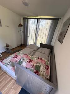 Glamping pod zámkem