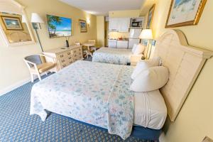 New Direct Oceanfront at Sea Mist, Remodeled,Pools