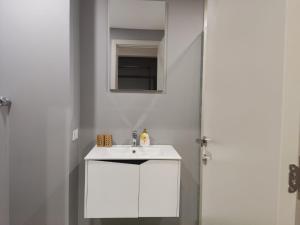 Evdo Apartments F4 modern room