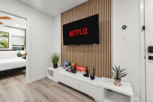 Japandi Style 1BR Escape w EV Charger, Bishop Arts