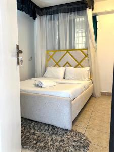 Lofty 1br Milimani with AC