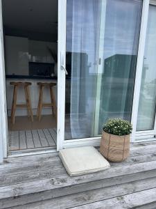 Flott Leilighet, 1 etasje med nydelig sjøutsikt