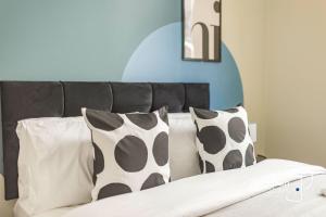 Luxe Ami Tran Spacious Penthouse by PolkaStays