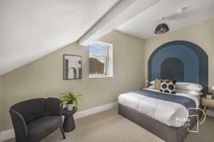 Luxe Ami Tran Spacious Penthouse by PolkaStays