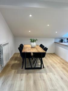 Charming Alpine Apartment with Sauna