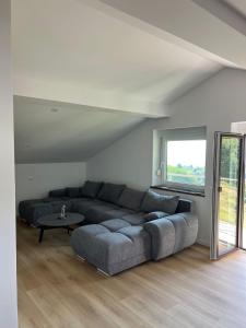 Charming Alpine Apartment with Sauna