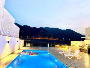 Lux 3BR Villa, Sea Views & Pool