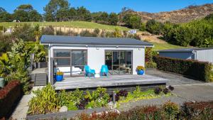 Hahei Beach Dolphin cottage