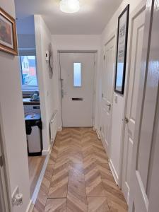 Modern Home with Private Garden and Car Park in Manchester