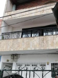 Habitación acogedora en ambiente familiar al norte de Medellín