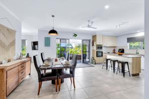 "Tranquillity by the Sea" your Hideaway Bay Holiday Rental-Whitsundays
