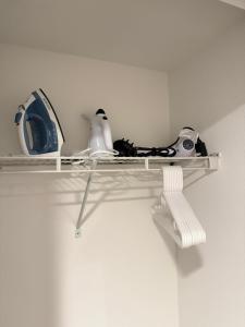 The Hollywood Blvd Loft FREE AND DESIGNATED PARKING