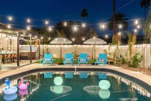 2 BR House, Pool, Hot Tub, 15 min Barrett Jackson!