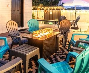 2 BR House, Pool, Hot Tub, 15 min Barrett Jackson!