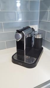 "Wines and Waves" - best of the coast and gateway to southern wine regions!