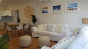 "Wines and Waves" - best of the coast and gateway to southern wine regions!