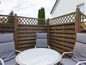 Cozy Coastal Escape with Garden