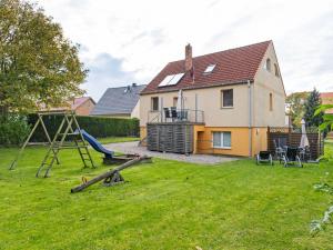 Cozy Coastal Escape with Garden