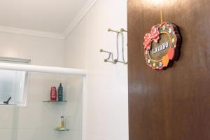 quarto privativo com vista morro do macaco150m praia