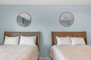 Its Fox OClock Somewhere