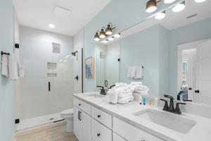 Its Fox OClock Somewhere