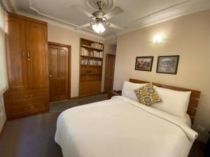 Chansal Sky Sea 13 People - Shimla