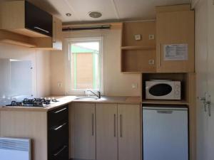 Mobil-home 4 pers avec terrasse à Vendays-Montalivet - API-1-52-195